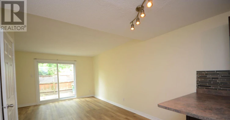 2688 Draper Avenue W, Ottawa, ON, K2H 6Z9 - 12