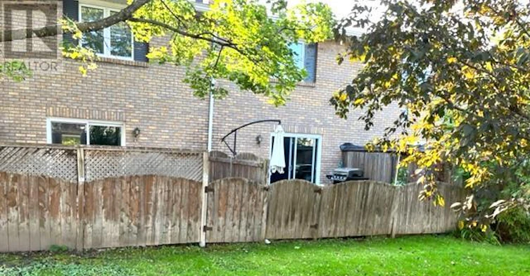 2688 Draper Avenue W, Ottawa, ON, K2H 6Z9 - 11