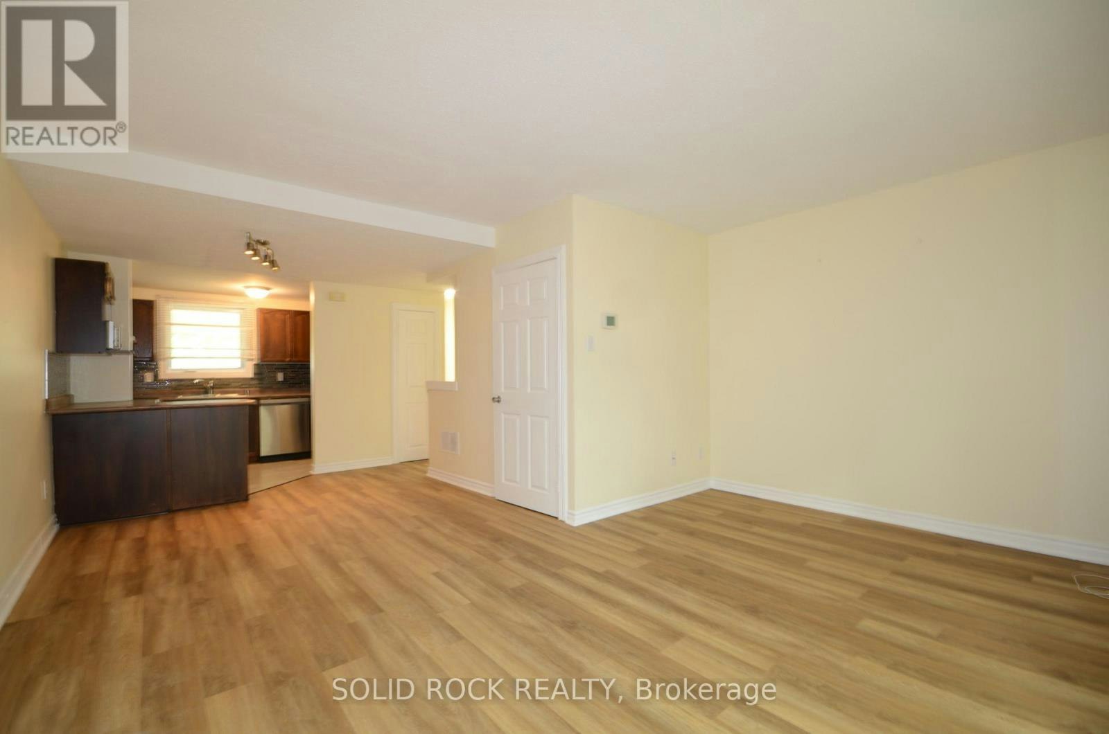 2688 Draper Avenue W, Ottawa, ON, K2H 6Z9 - 7