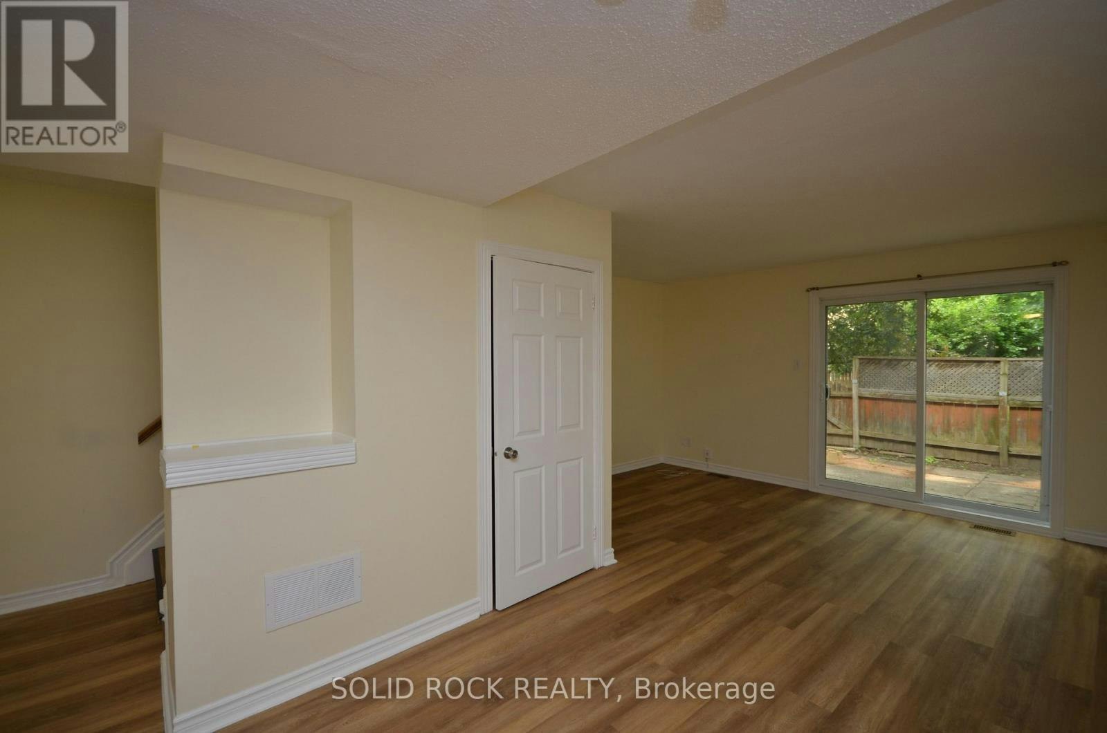 2688 Draper Avenue W, Ottawa, ON, K2H 6Z9 - 8