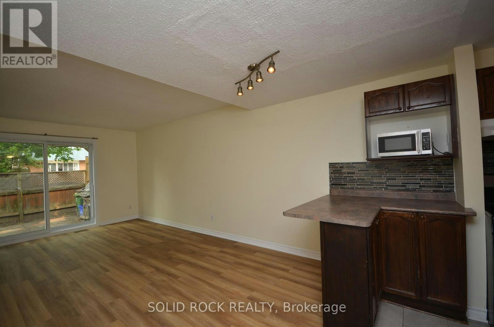 2688 Draper Avenue W, Ottawa, ON, K2H 6Z9 - 6