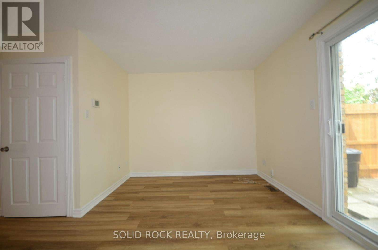 2688 Draper Avenue W, Ottawa, ON, K2H 6Z9 - 10
