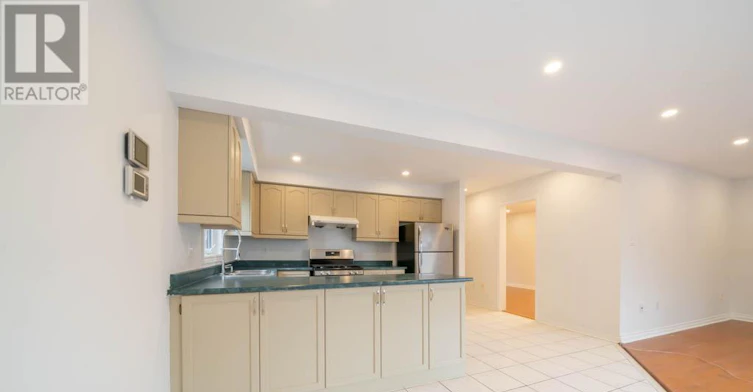 170 Widdifield Avenue, Newmarket, ON, L3X 1Z2 - 9