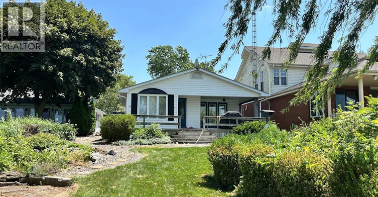2995 St. Clair Parkway, Sombra, ON, N0P 2H0