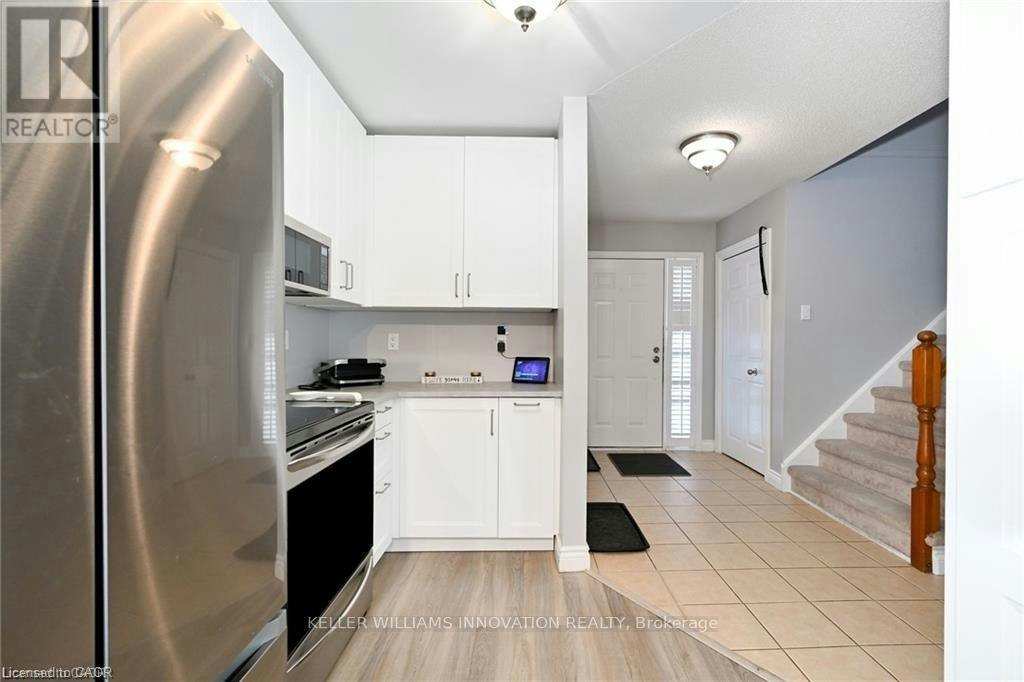 8 Buss Court, Thorold, ON, L2V 5B1 - 7