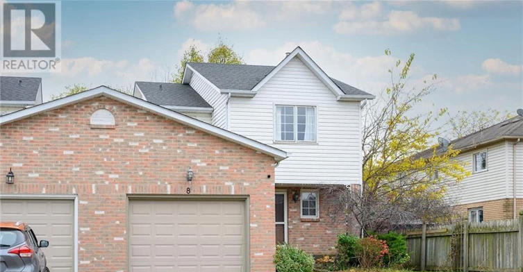 8 Buss Court, Thorold, ON, L2V 5B1