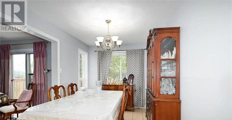 8 Buss Court, Thorold, ON, L2V 5B1 - 9