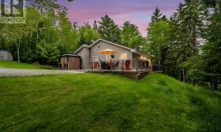 303 Hemlock Loop