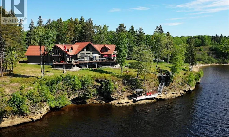 30 Rockcliff Boulevard