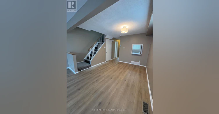 6-104 Valley Stream Drive, Ottawa, ON, K2H 9E1 - 5