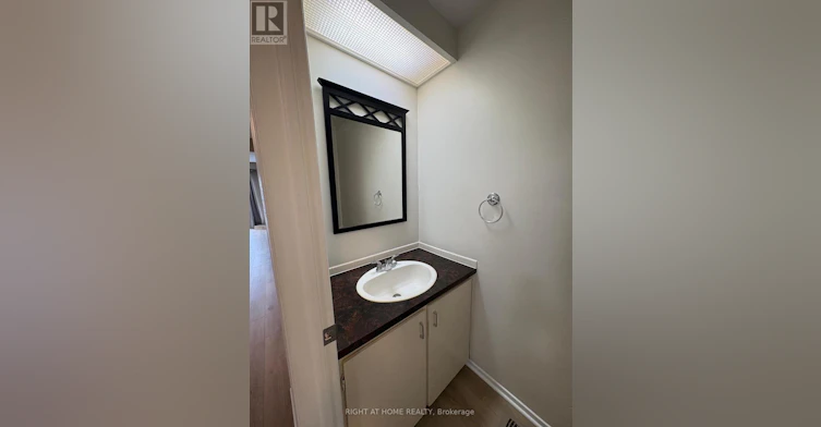 6-104 Valley Stream Drive, Ottawa, ON, K2H 9E1 - 12