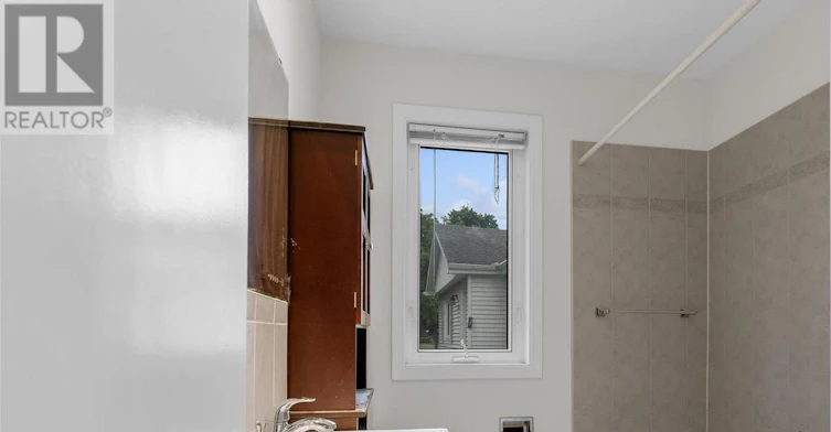 1-18 Bonavem Drive, St. Catharines, ON, L2N 1X8 - 16