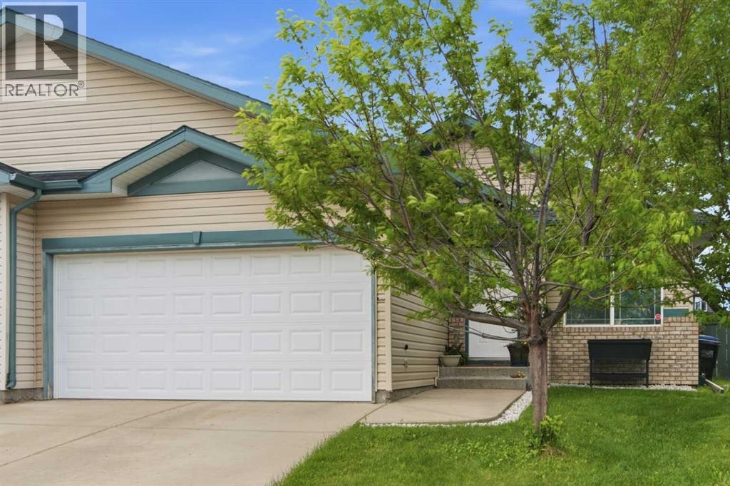 109 Canoe Square SW, Airdrie, AB, T4B 2N7