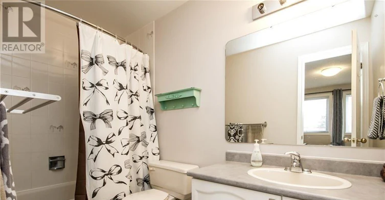 15 Peterson Place, Ottawa, ON, K2L 4A8 - 18
