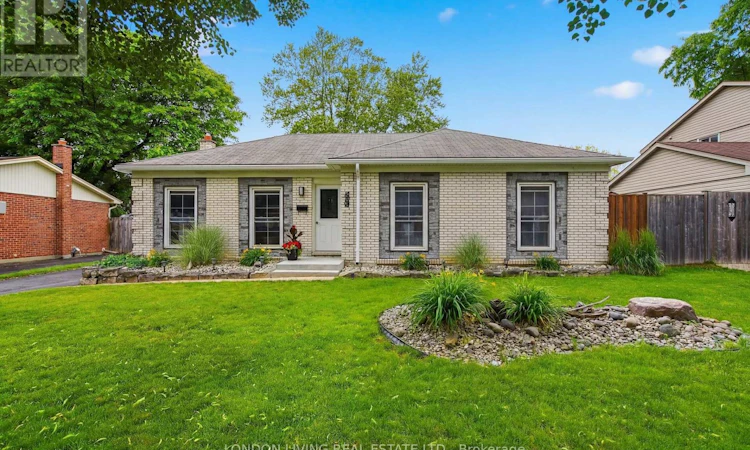 1400 Stoneybrook Crescent