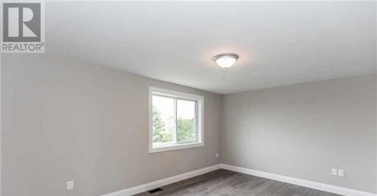 80 Wessenger Drive, Barrie, ON, L4N 8P8 - 8