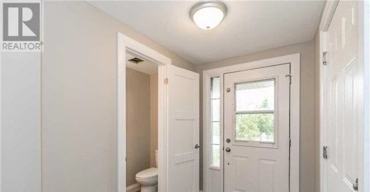 80 Wessenger Drive, Barrie, ON, L4N 8P8 - 2