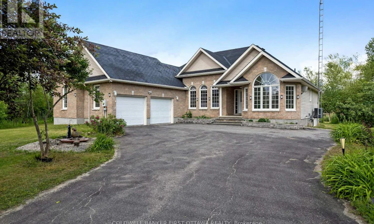 11 Rideau Crossing Crescent