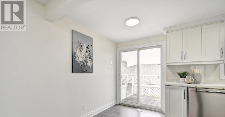 11 Dinison Crescent, Kitchener, ON, N2E 2W3 - 6