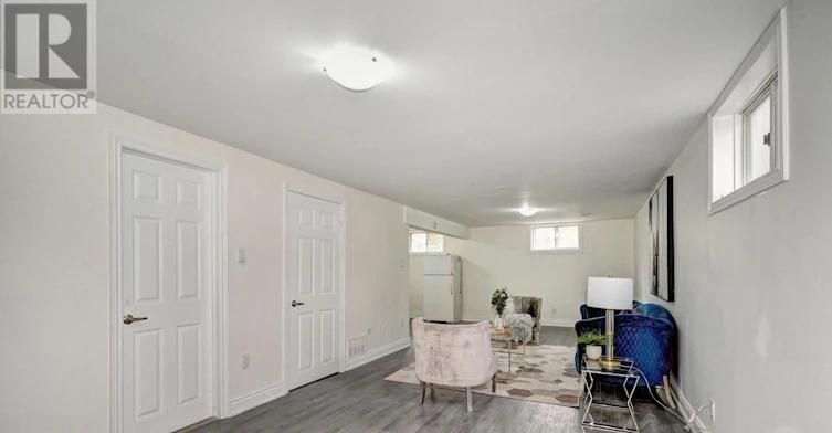 11 Dinison Crescent, Kitchener, ON, N2E 2W3 - 3