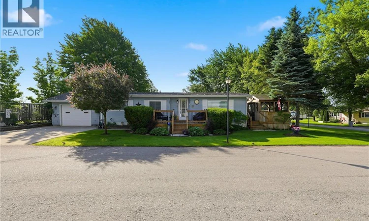 90 Fairview Crescent