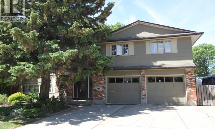 755 Trent Crescent