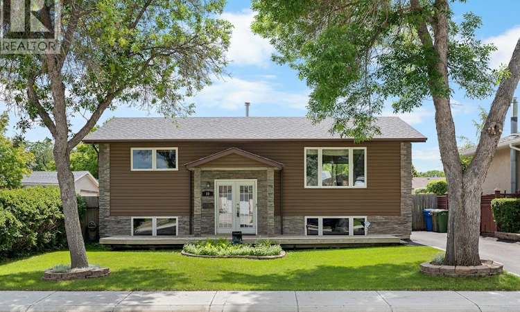 10 Bastedo Crescent