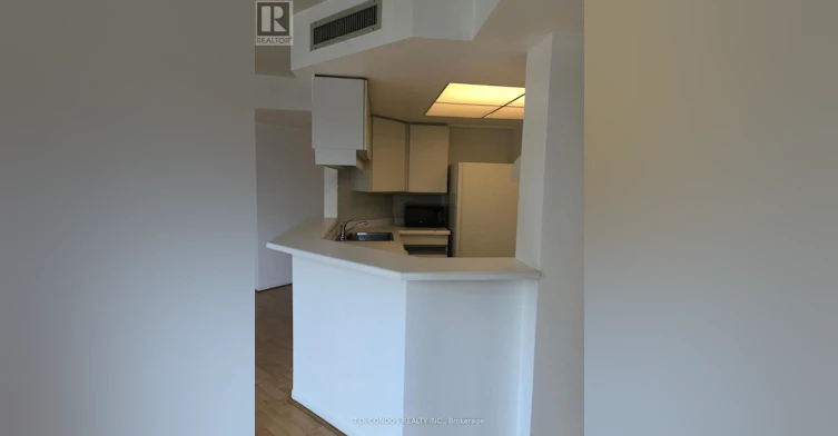 404-1001 Bay Street, Toronto, ON, M5S 3A6 - 4