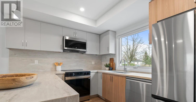1-34 Poplar Avenue, Toronto, ON, M9B 3R4 - 8