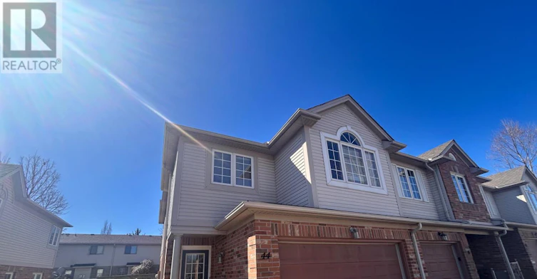 44-320 Ambleside Drive, London, ON, N6G 5H9