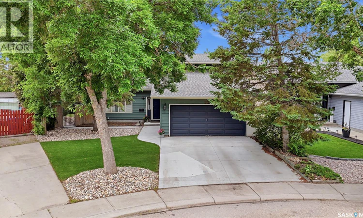 1122 Bayda Crescent