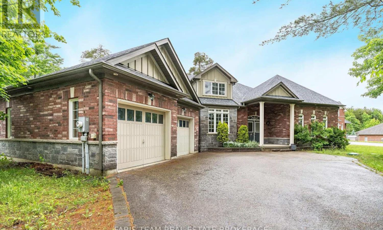 4 Diamond Valley Drive