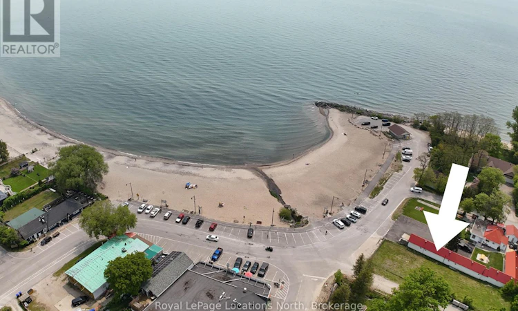 11 Tiny Beaches Road N