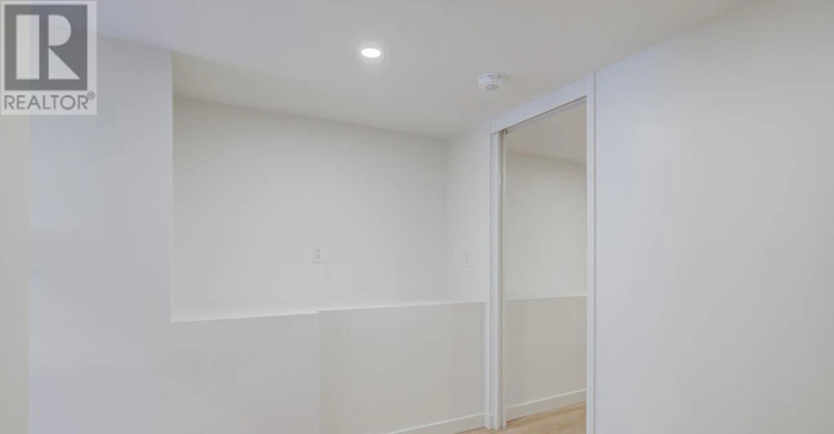 2443 Dundas Street W, Toronto, ON, M6P 1X3 - 11