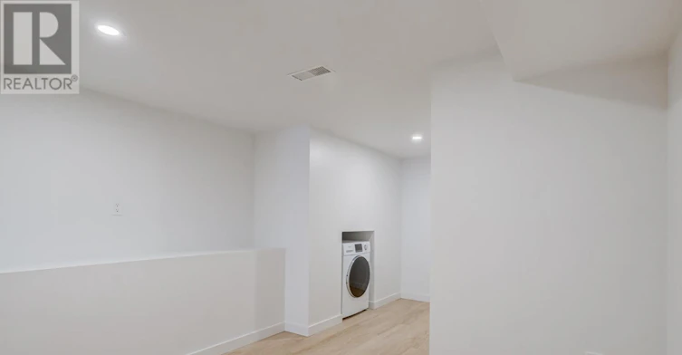 2443 Dundas Street W, Toronto, ON, M6P 1X3 - 14
