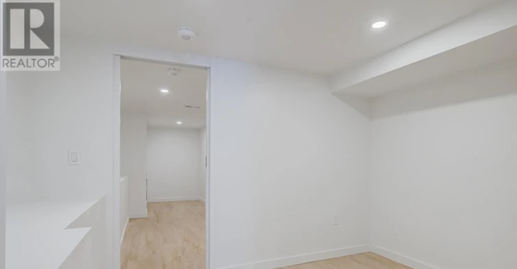 2443 Dundas Street W, Toronto, ON, M6P 1X3 - 10