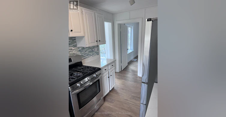 804 Shadeland Avenue, Burlington, ON, L7T 2M1 - 8