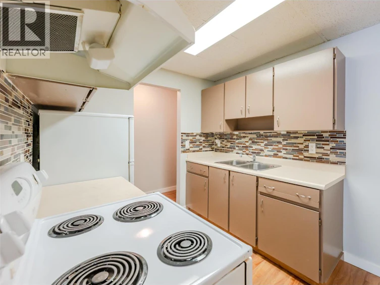 211-1410 Penticton Avenue, Penticton, BC, V2A 2N5 - 3