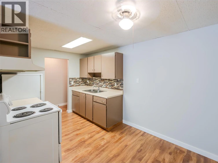 211-1410 Penticton Avenue, Penticton, BC, V2A 2N5 - 4