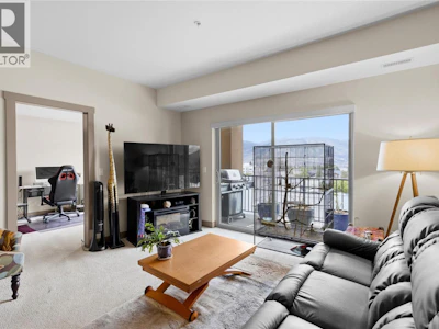 302-873 Forestbrook Drive - 5