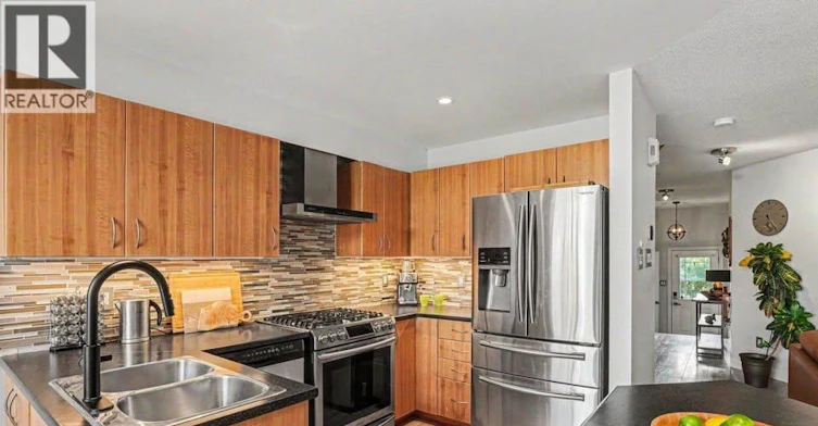2064 Dunollie Crescent, Ottawa, ON, K2W 1H6 - 3