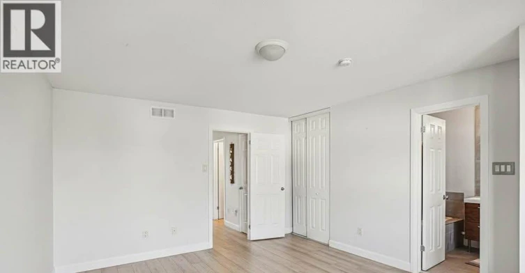 2064 Dunollie Crescent, Ottawa, ON, K2W 1H6 - 9