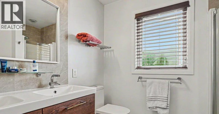 2064 Dunollie Crescent, Ottawa, ON, K2W 1H6 - 6