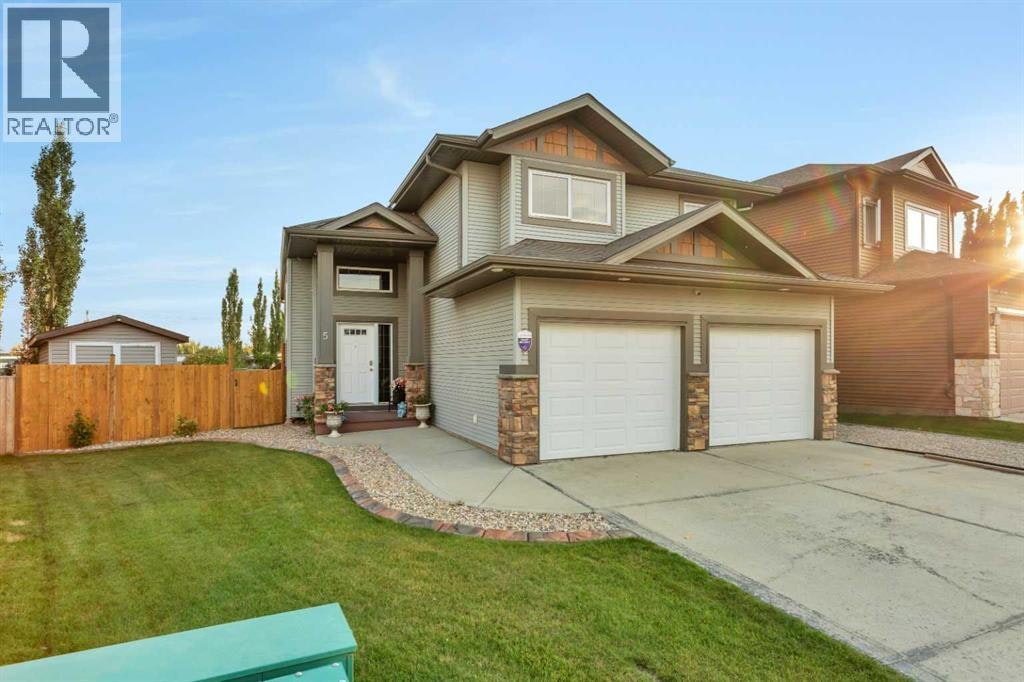 5 Heritage Drive, Penhold, AB, T0M 1R0