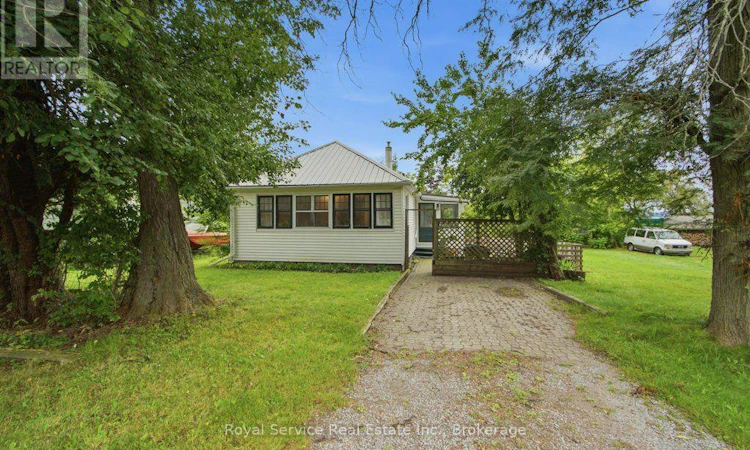 5418 Lakeshore Drive