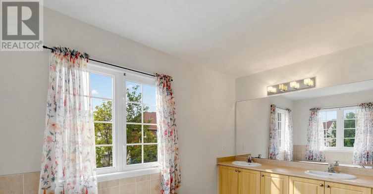 25 Shorten Place, Ajax, ON, L1T 0E9 - 24
