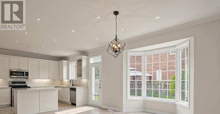 25 Shorten Place, Ajax, ON, L1T 0E9 - 10