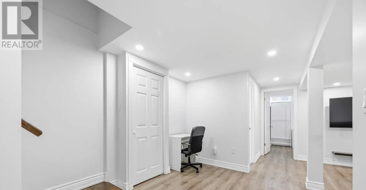 BSMT-140 Laramie Crescent, Vaughan, ON, L6A 0R1 - 2