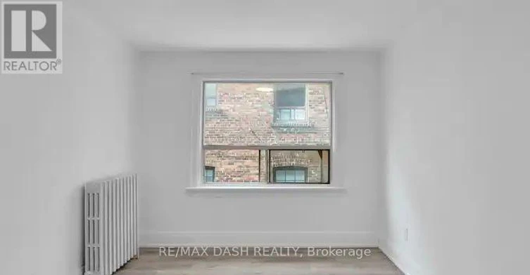 30-917 St Clair Avenue W, Toronto, ON, M6C 1C7