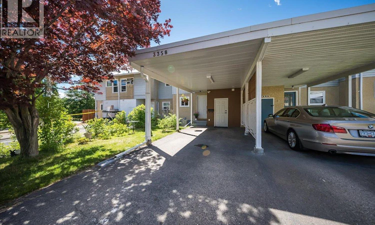 3358 Laurel Crescent